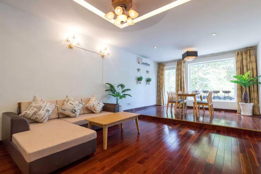 The Wooden Apartments - In The Heart Of Ben Thanh ホーチミン市 エクステリア 写真